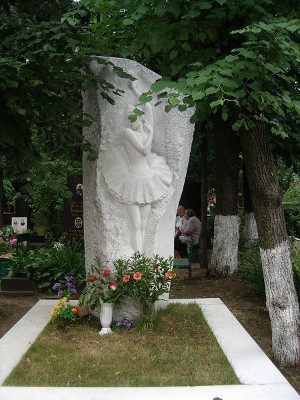 Galina Ulanova / Novodevichy Cemetery, Moscow